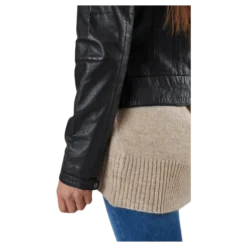 Diora Black