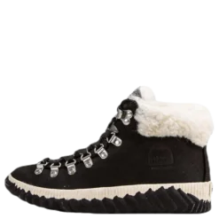 Out n About Plus Conquest Black