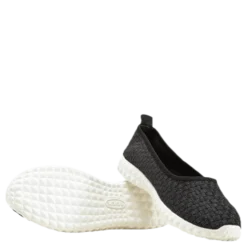 Sanya Black