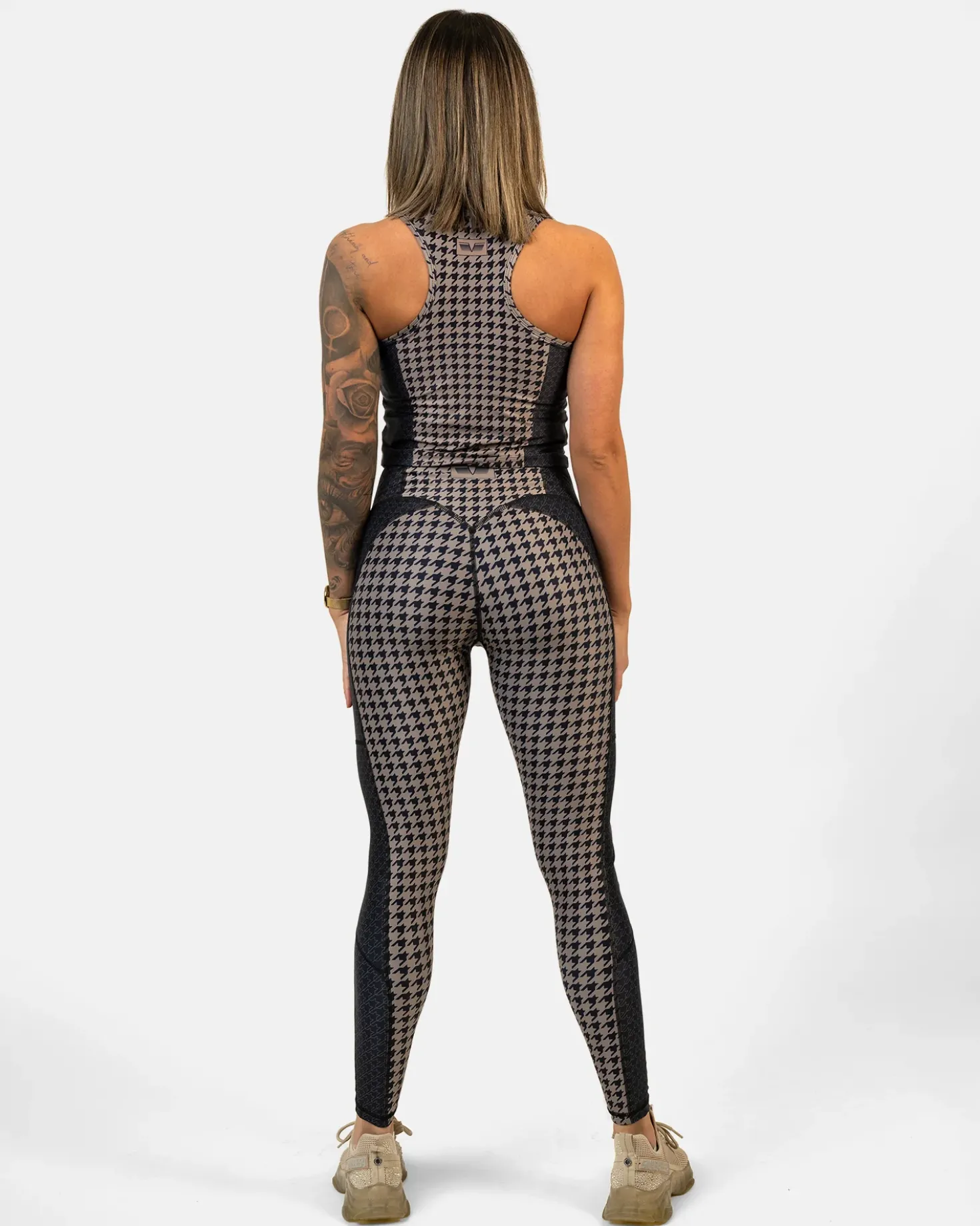 Timeless Elegance Champagne To Black/beige