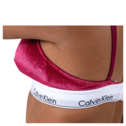 Unlined Triangle Red