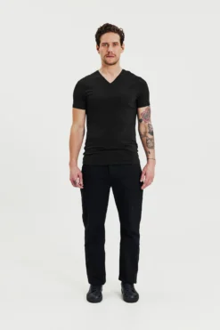V-Neck Black