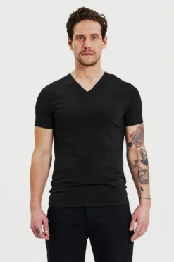 V-Neck Black